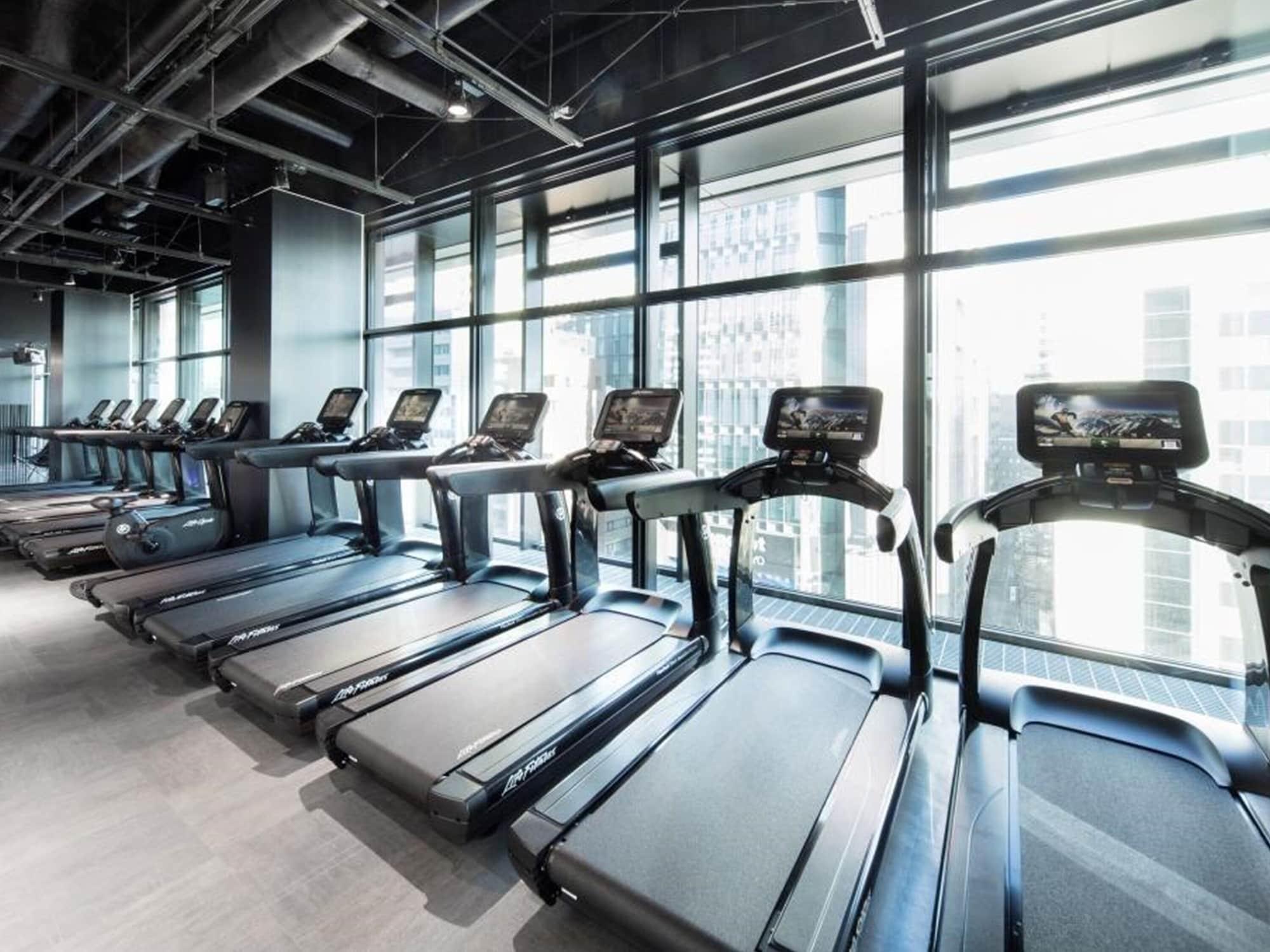 Hotel Oakwood Premier Prefektura Tokio Exteriér fotografie The gym at the 1000m² sports and wellness centre