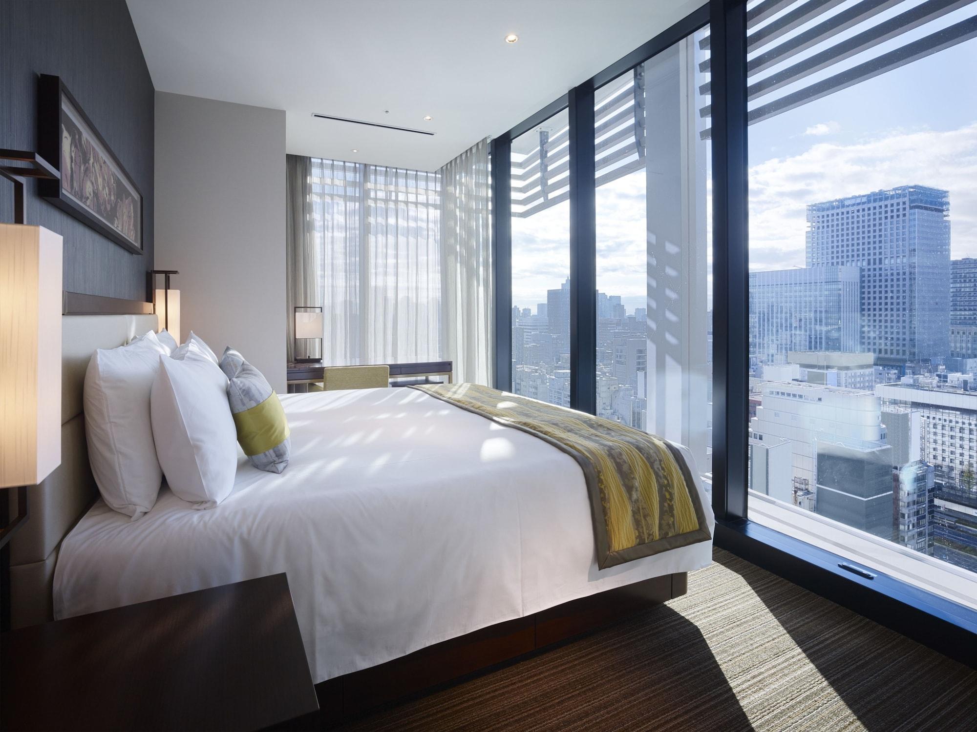 Hotel Oakwood Premier Prefektura Tokio Exteriér fotografie A bedroom at the hotel